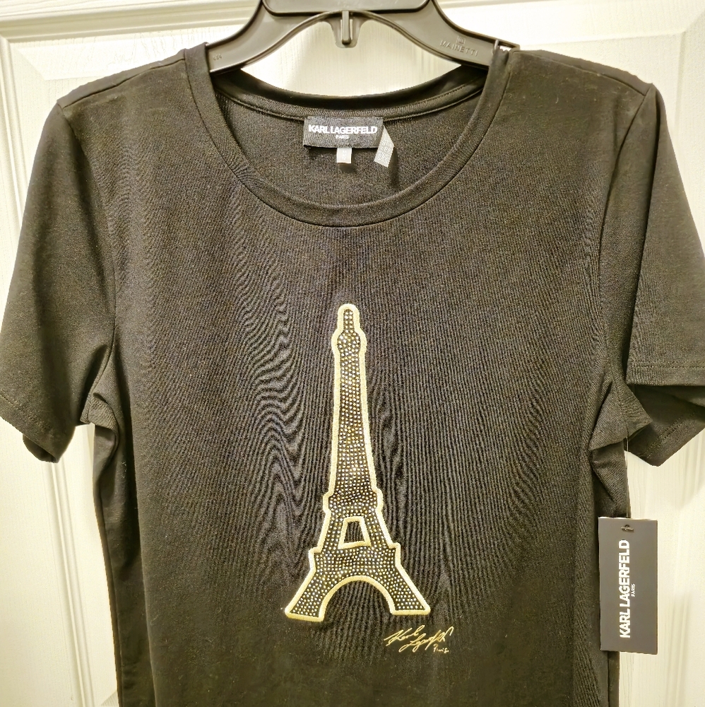 Graphic tee